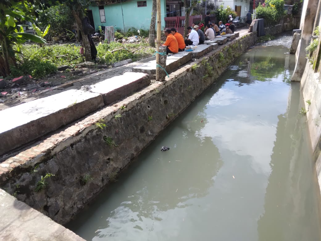 Luapan Sungai di Blitar Robohkan Pagar Pengaman, BPBD Imbau Warga Tetap Waspada