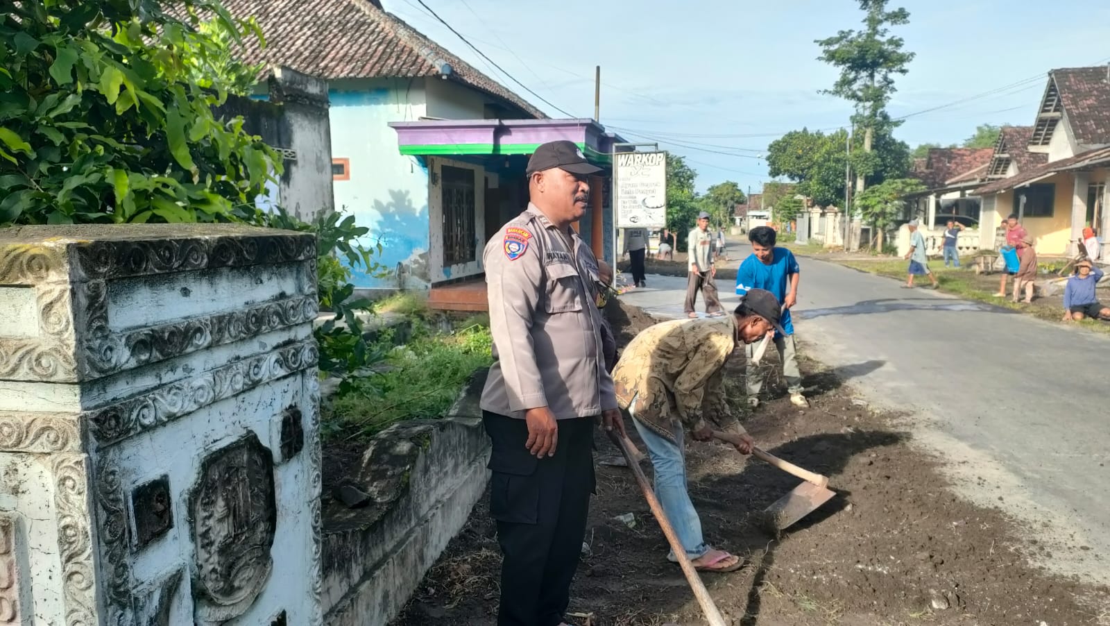 Warga Desa Deyeng Bersih-Bersih Lingkungan untuk Cegah DB dan Chikungunya