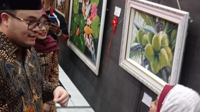 Munalaely Hidayanah, Pelukis Wanita Alumnus Pesantren yang Berkibar di Jawa Timur