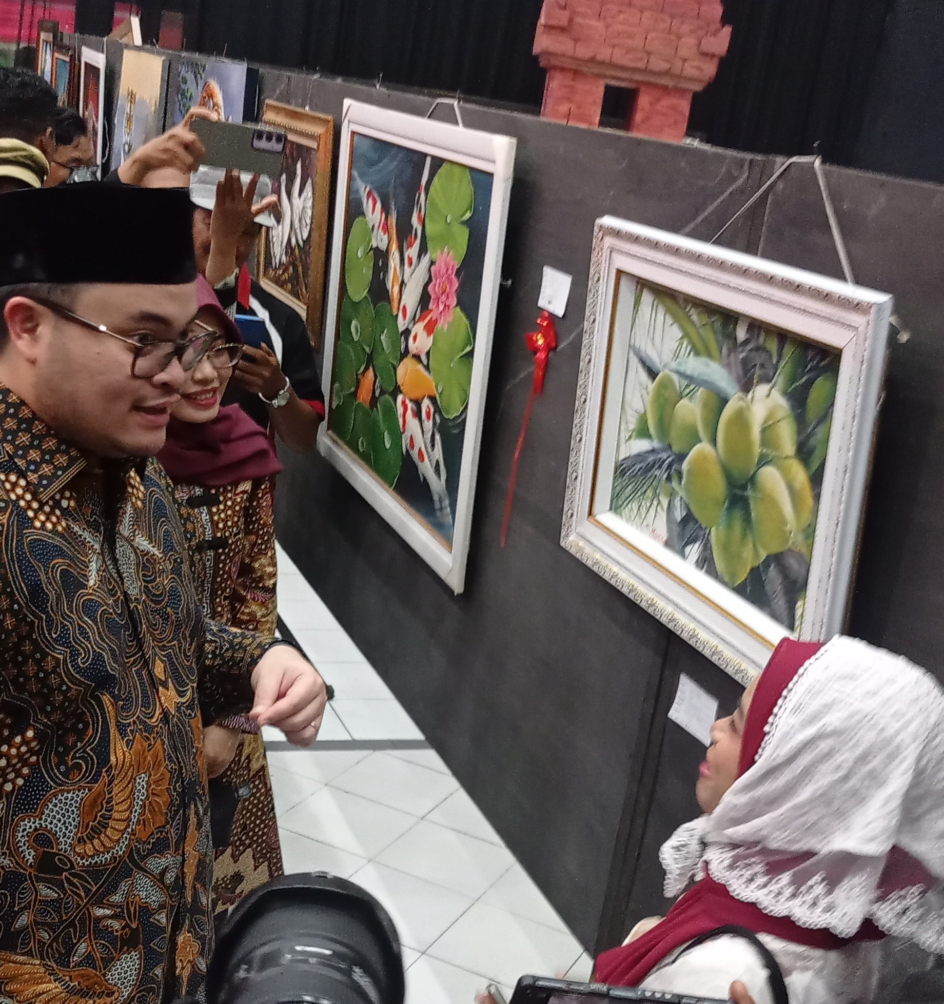 Munalaely Hidayanah, Pelukis Wanita Alumnus Pesantren yang Berkibar di Jawa Timur