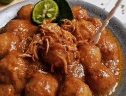 Resep Cilok Isi Daging dengan Bumbu Kacang Nikmat ala Chef Rudy Choirudin, Bunda Wajib Coba!