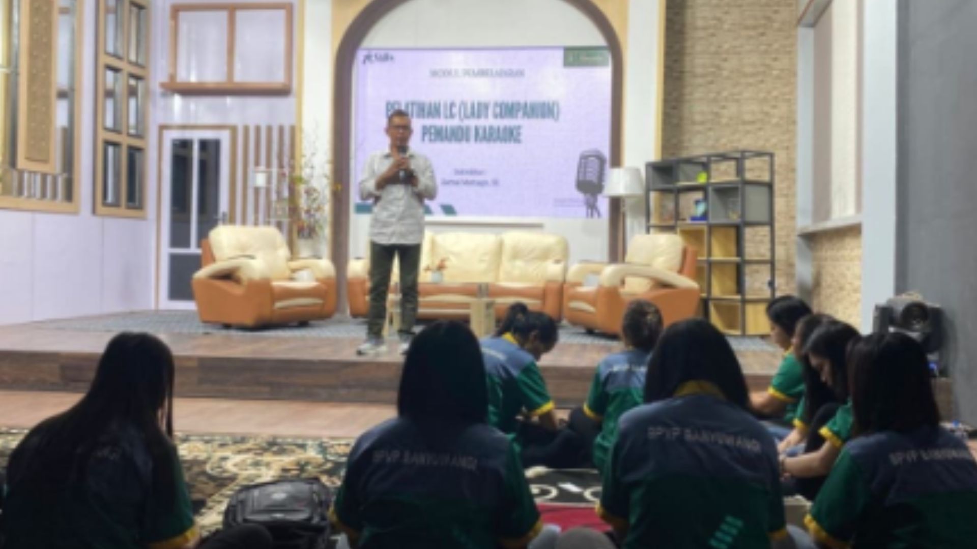 Heboh Pelatihan LC Karaoke Bersertifikat di Banyuwangi, Netizen Ramai Berkomentar