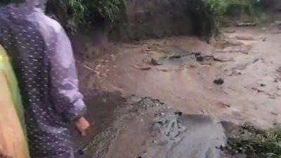 Jalan Penghubung Sepawon-Wonorejo Trisulo Putus Diterjang Hujan Deras