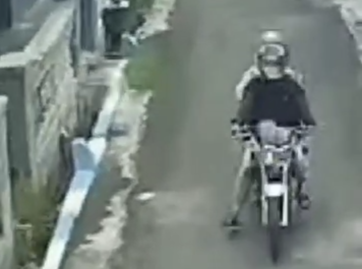 Waduh! Dua Sejoli Terekam CCTV Buang Bayi Perempuan di Samping Musholla Kabupaten Malang