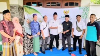 BAZNAS Kabupaten Kediri Salurkan 10 Kambing untuk Pemberdayaan Peternak di Desa Puhsaran