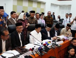 Kementerian Agama dan Komisi VIII DPR RI Sepakati Penurunan Biaya Haji 2025