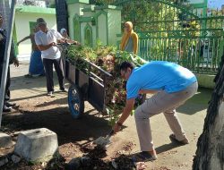 Jumat Sehat, ASN Kemenag Kota Kediri Giat Kerja Bakti, Beri Layanan Prima dengan Lingkungan yang Bersih