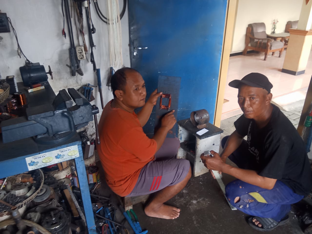 Lonjakan Harga Kawat Tembaga, Irawan Bertahan dengan Keahlian di Bidang Dinamo