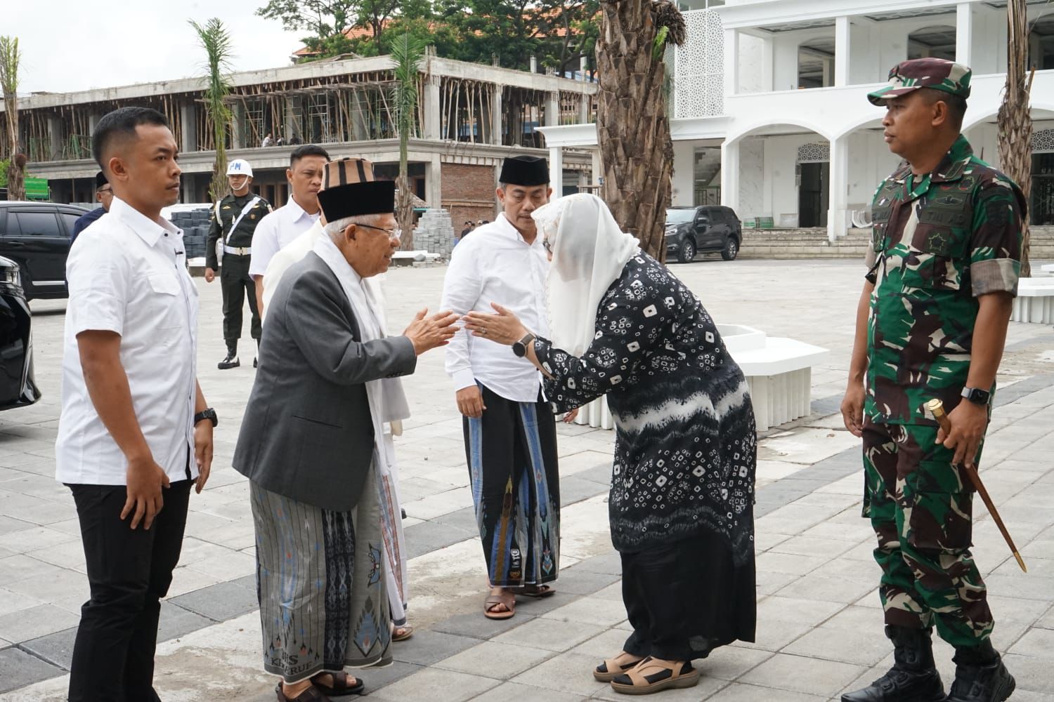 Pj Wali Kota Kediri Sambut Wapres Ma'ruf Amin di Ponpes Lirboyo