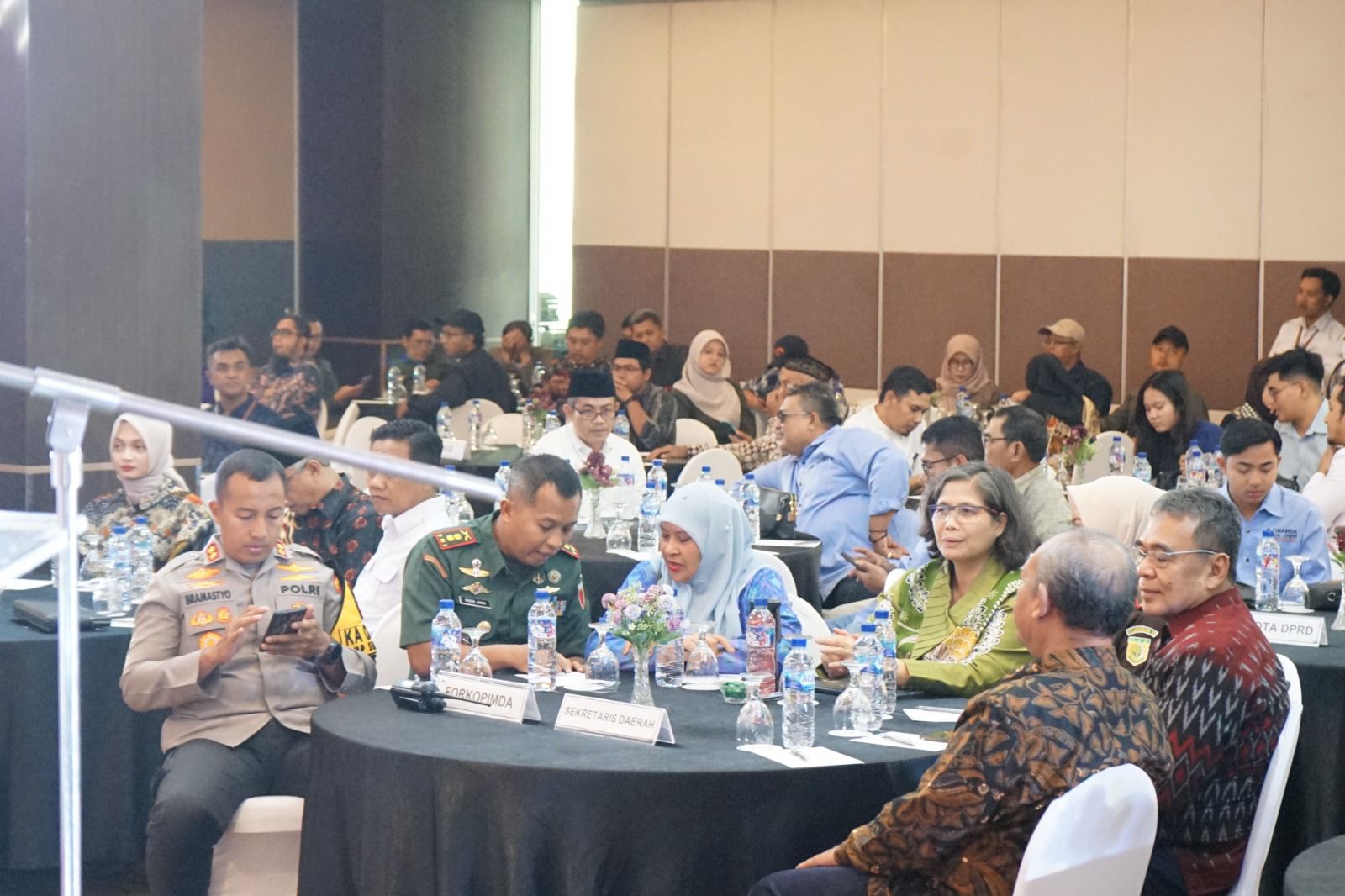 Pj Wali Kota Kediri Hadiri Rapat Pleno Terbuka Penetapan Pasangan Calon Wali Kota dan Wakil Wali Kota Kediri Terpilih Pada Pemilihan 2024