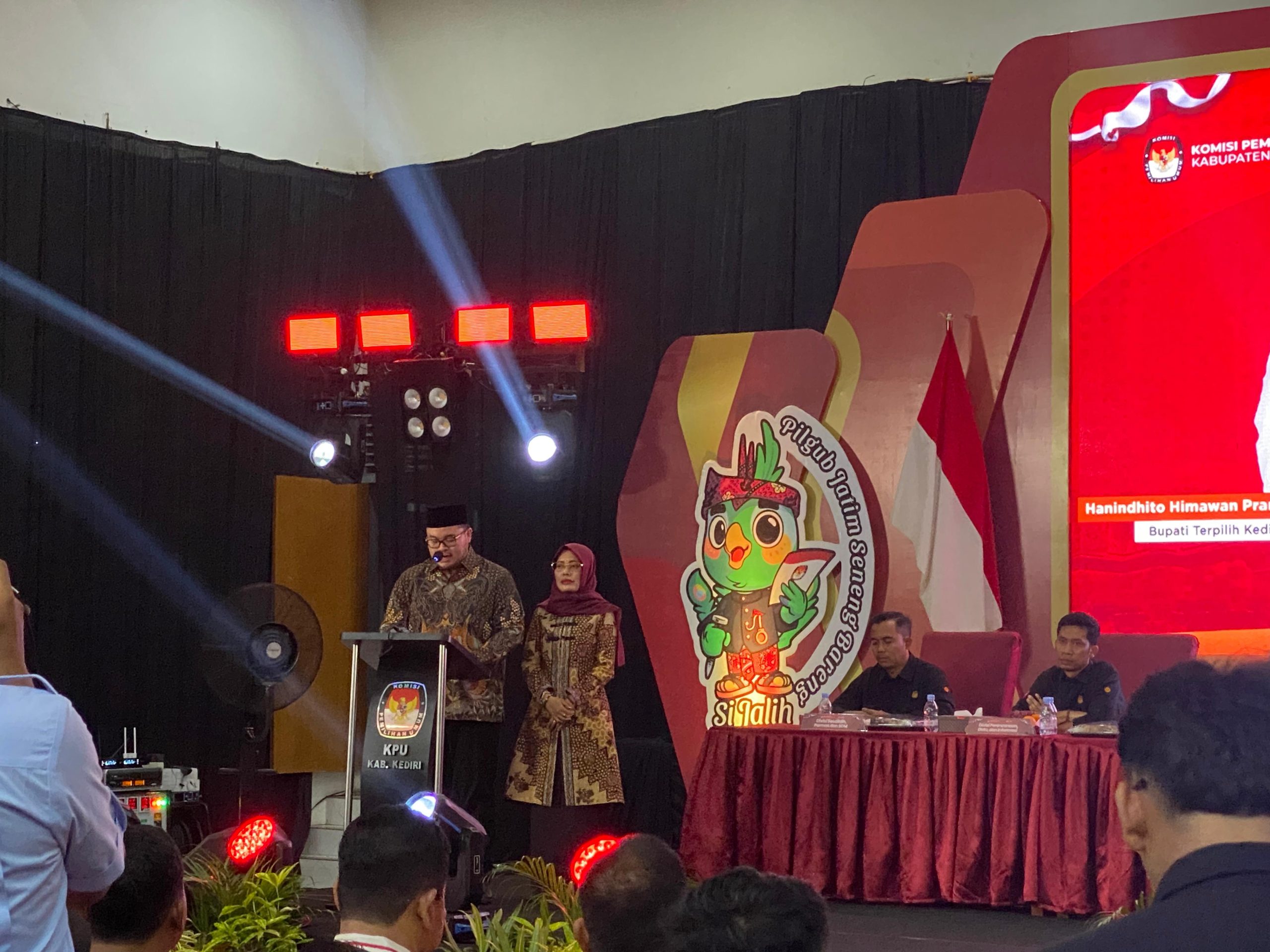 Rapat Pleno KPU Kediri Tetapkan Hanindito sebagai Bupati Terpilih Pemilu 2024