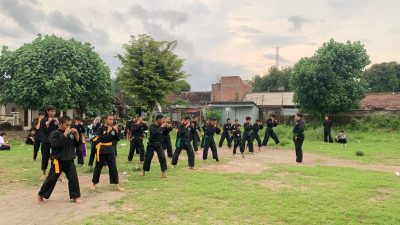 Pagar Nusa Singonegaran Latih Pendekarnya dengan Fokus pada Mental dan Fisik