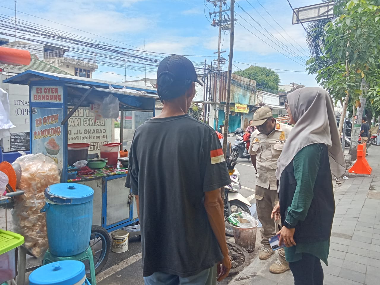 Penataan PKL di Jalan Doho Kediri Dimulai 6 Januari 2025, Pemkot Pasang Water Barrier dan Sosialisasikan Perwali No. 37/2015