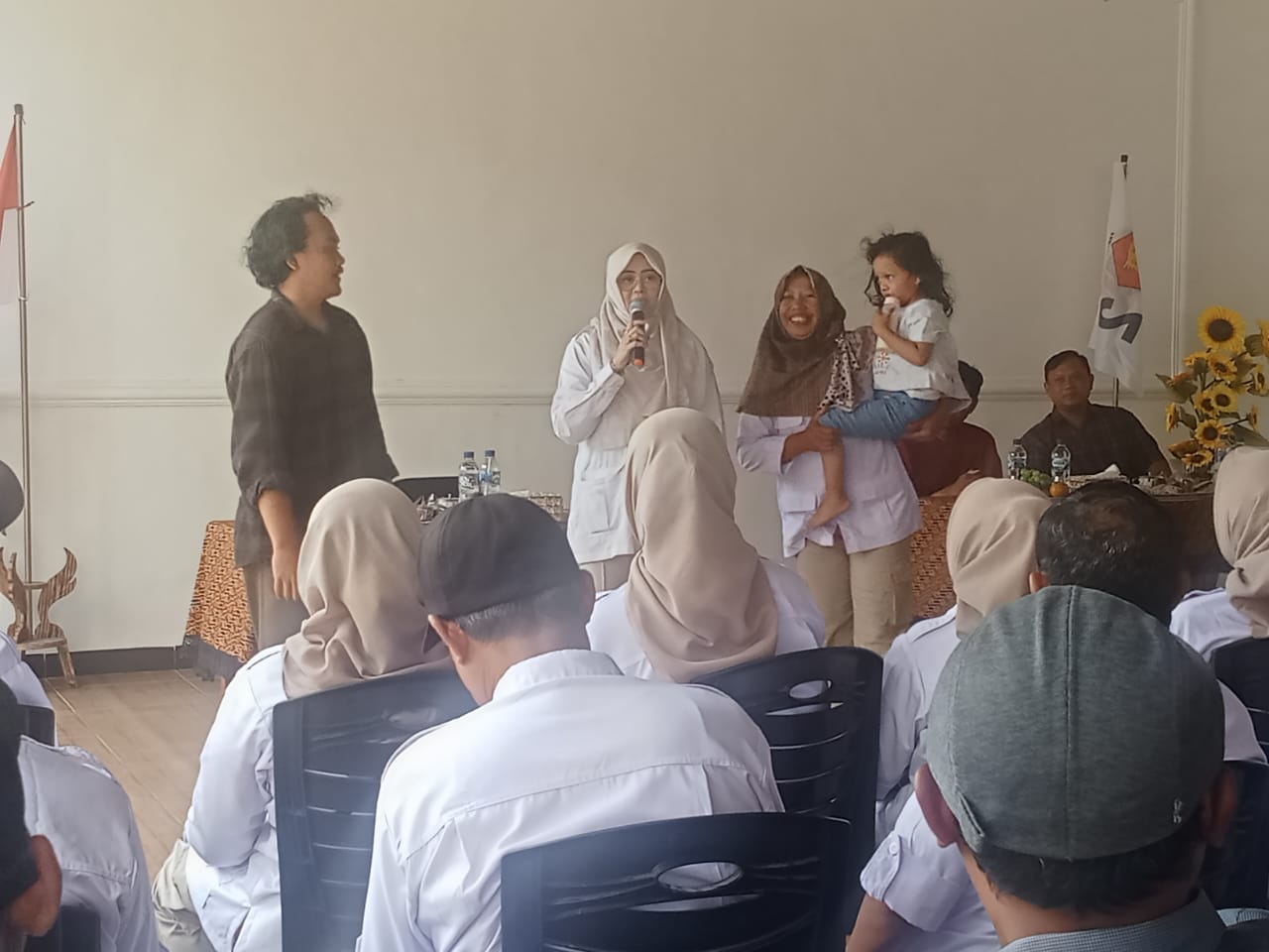 Sosialisasi Produk Hukum SPH Digelar di Kediaman Sriana S, S.Pd., M.M., Dihadiri Perwakilan Kelurahan Burengan dan Blabak