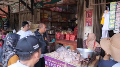 Blusukan ke Dua Pasar Tradisional, Satgas Pangan Polres Blitar Pastikan Stok Sembako Aman