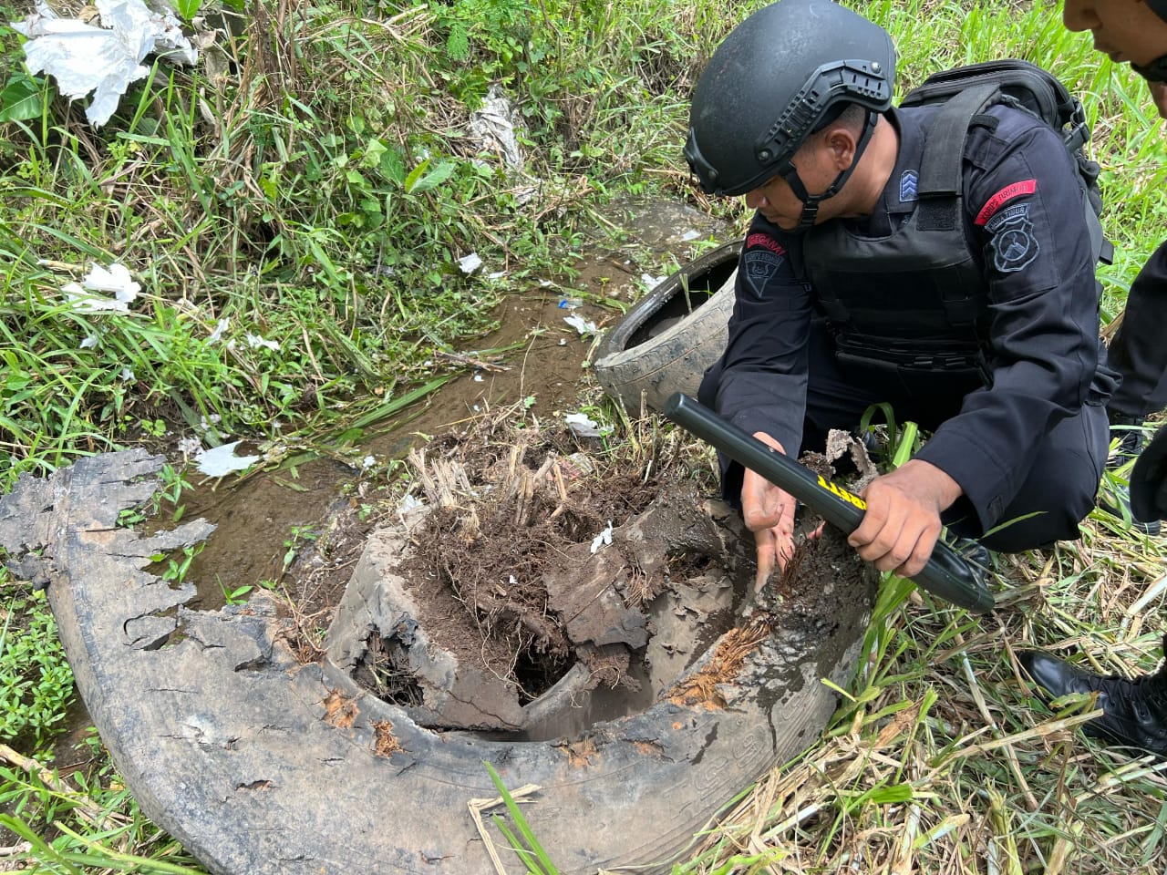 Pedagang Rongsokan Temukan Mortir Aktif Saat Mencari Besi Bekas