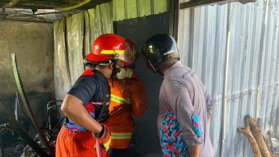 Gudang di Lantai Dua Hangus Terbakar, Warga Perumahan Singgasana Rama Heboh