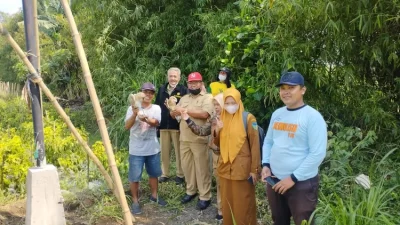 Tahan Segala Cuaca, Tito Alba Masih Jadi Andalan Petani Kendalikan Hama Tikus