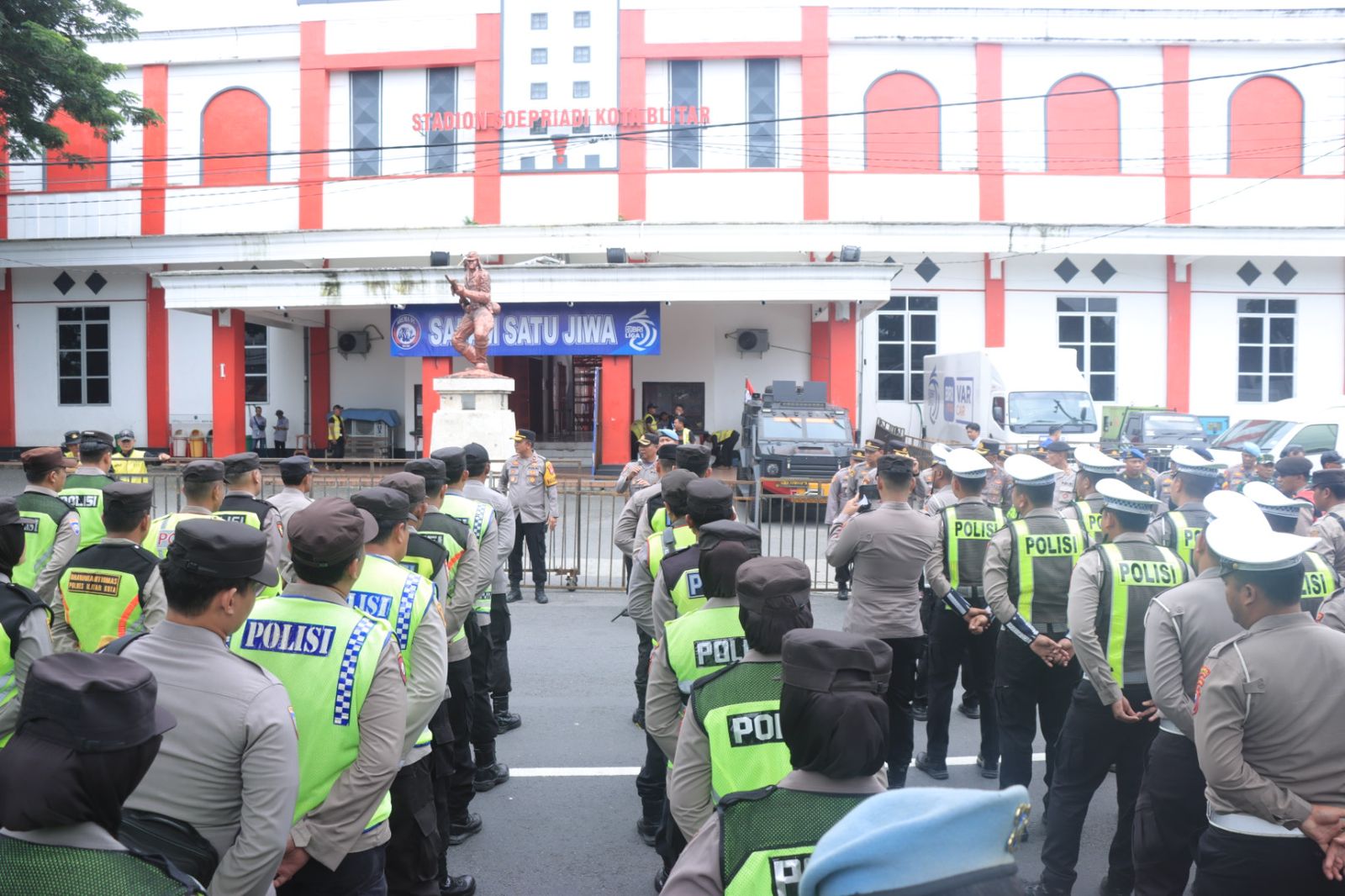 Polres Blitar Kota Kerahkan 666 Personel untuk Amankan Laga Arema FC vs Bali United