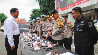 Polres Jombang Periksa Senjata Api dan Tes Urine Sebagai Langkah Pencegahan Penyalahgunaan