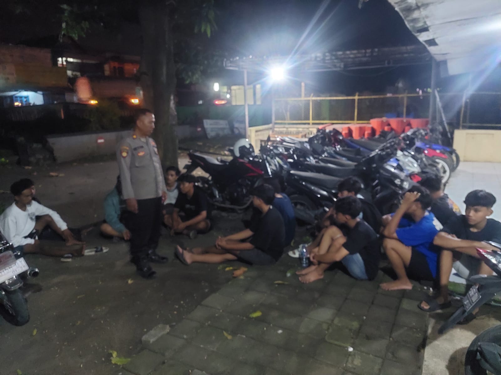 Meresahkan! Polisi Tangkap Balap Liar di Mojoagung, Belasan Remaja Diamankan