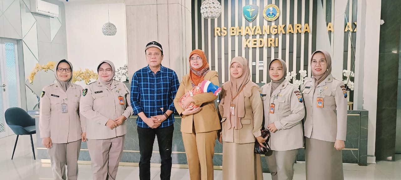 Bayi Laki-Laki yang Ditemukan Penjual Jenang di Ngancar Resmi Diserahkan ke PPSAB Sidoarjo