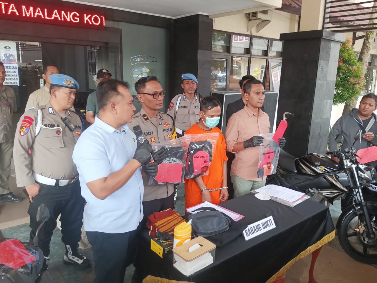 Terekam CCTV! Rumah Kosong di Belimbing Jadi Sasaran, Pencuri Gondol Emas Rp36 Juta