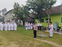 Wakapolsek Ringinrejo Ajak Pelajar Tertib Berlalu Lintas dan Jauhi Pengaruh Negatif