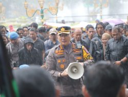 Ratusan Mahasiswa Di Malang Suarakan Aspirasi dengan Damai, Polresta Apresiasi Aksi Damai