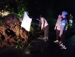 Hujan Deras Picu Longsor di Kalipang, Batu Padas Besar Tutupi Setengah Jalan