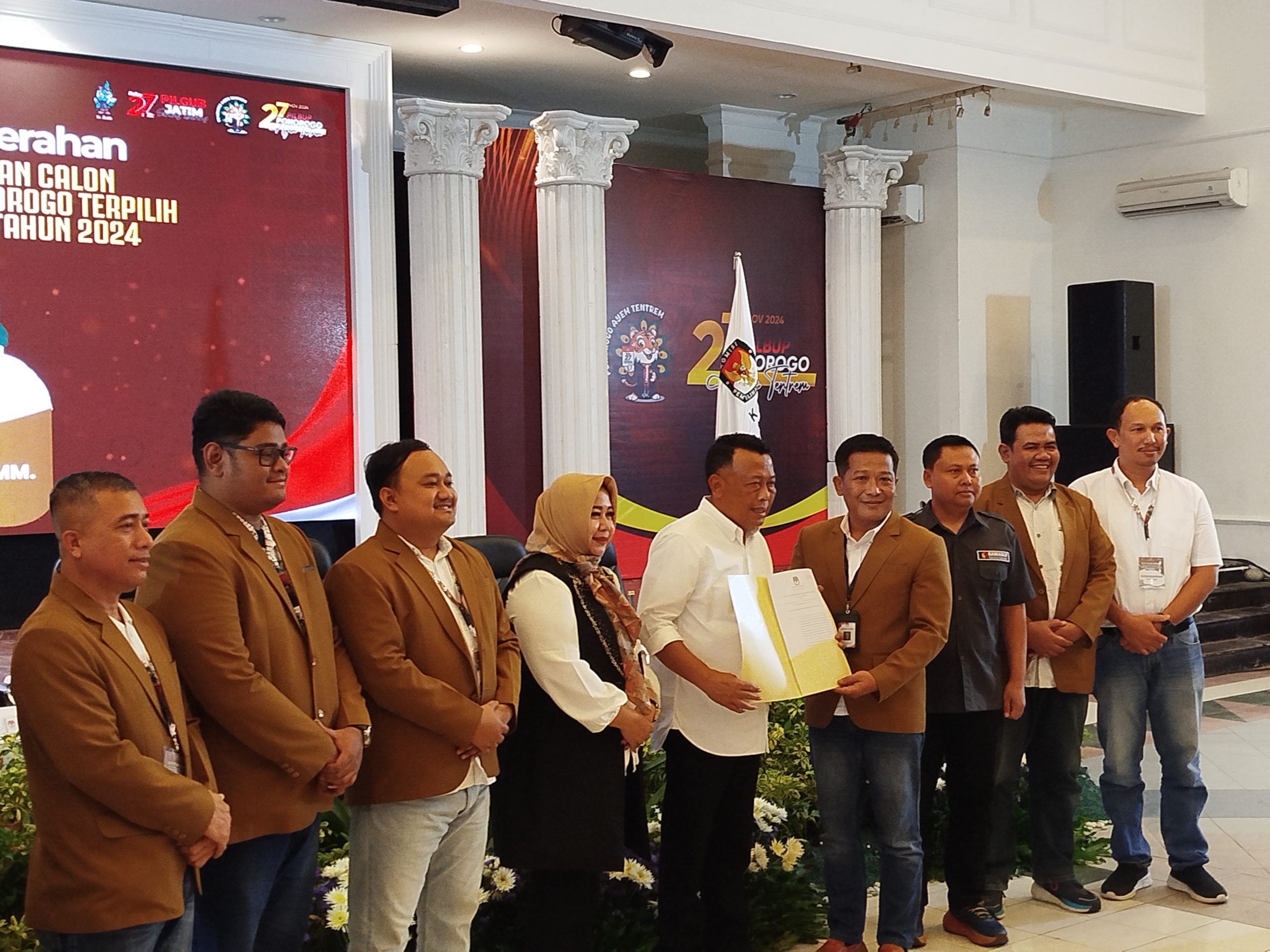 KPU Ponorogo Tetapkan Sugiri Sancoko - Lisdyarita sebagai Pemenang Pilkada