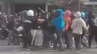 Gerombolan Pemotor di Jombang Kembali Berulah, Keroyok Pemuda di SPBU!