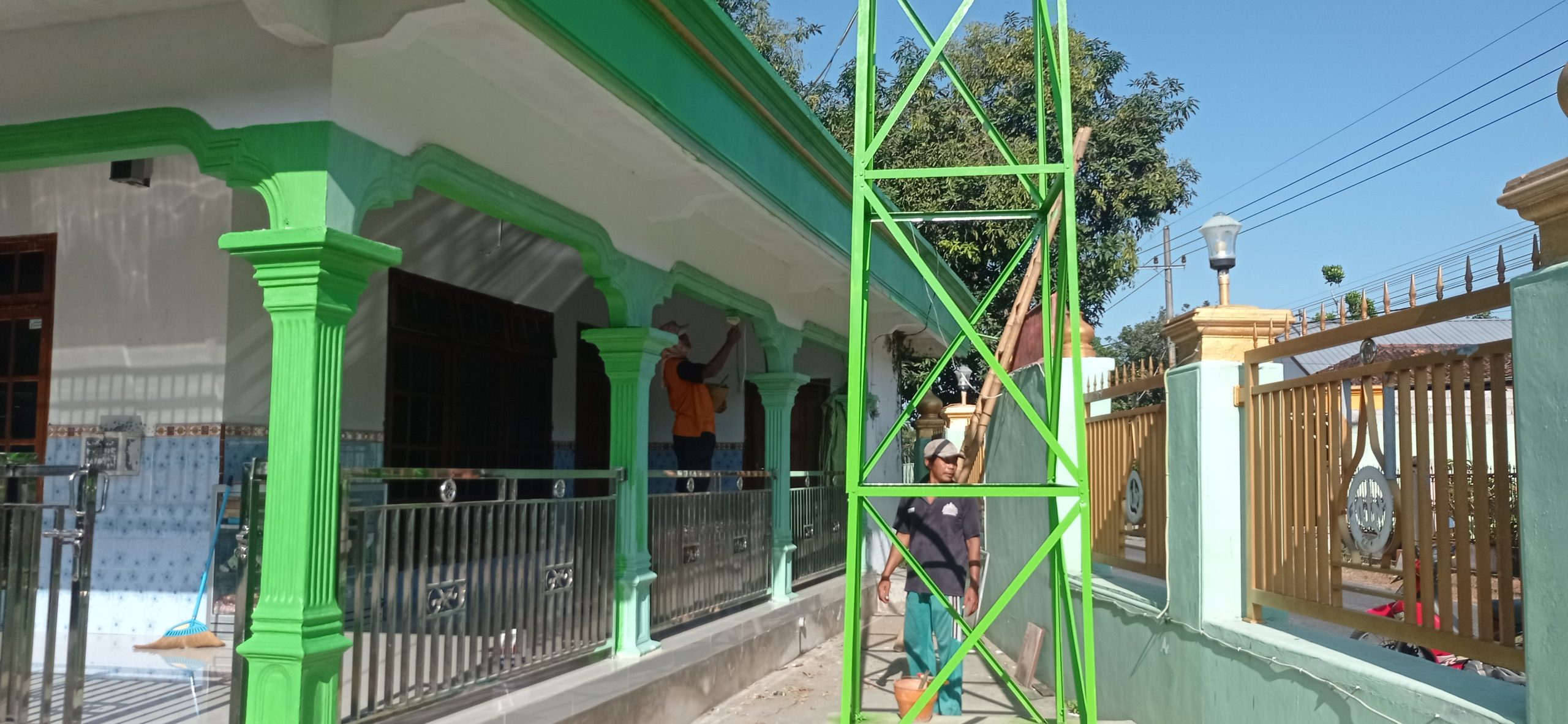 Sambut Ramadhan, Takmir Masjid Khalimatus Hakim Gelar Aksi Bersih-Bersih dan Pengecatan