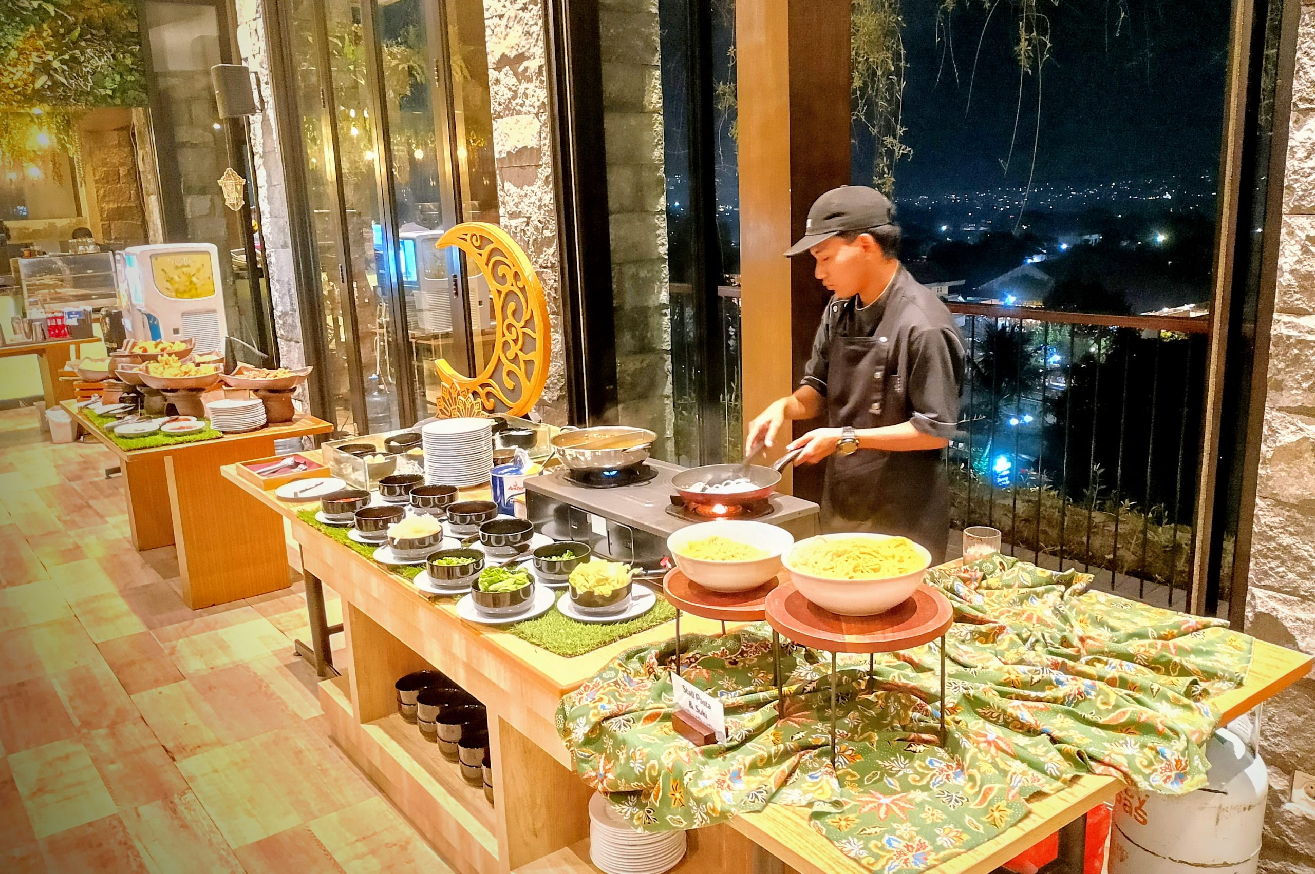 Buka Puasa Mewah! Iftar On The Sky di The Batu Hotel & Villas Kembali Hadir