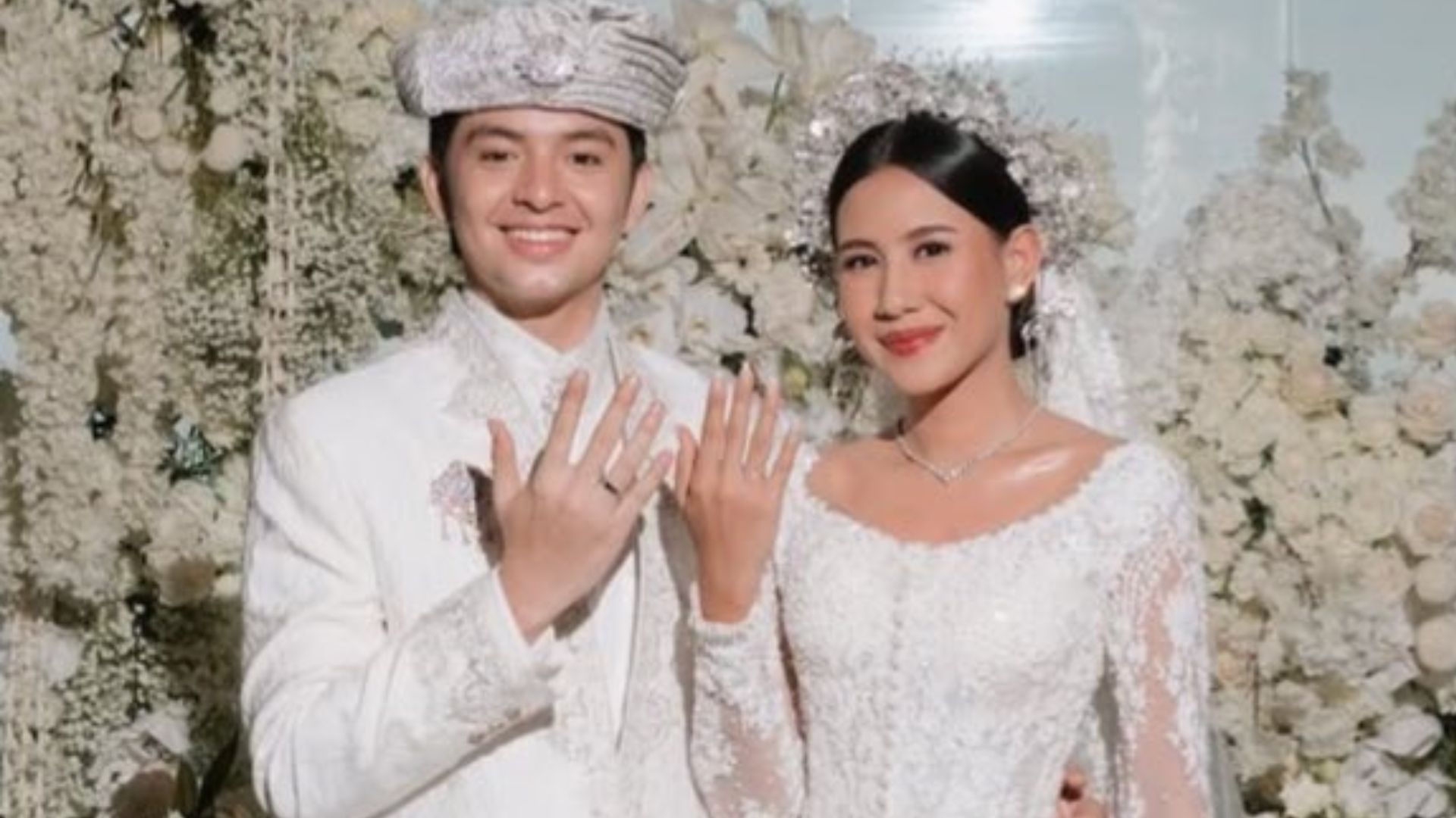 Angga Yunanda dan Shenina Cinnamon resmi menikah