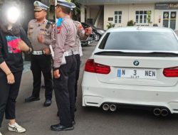 Gunakan Plat Nomor Tak Senonoh Demi Konten, Pengemudi BMW Ditilang