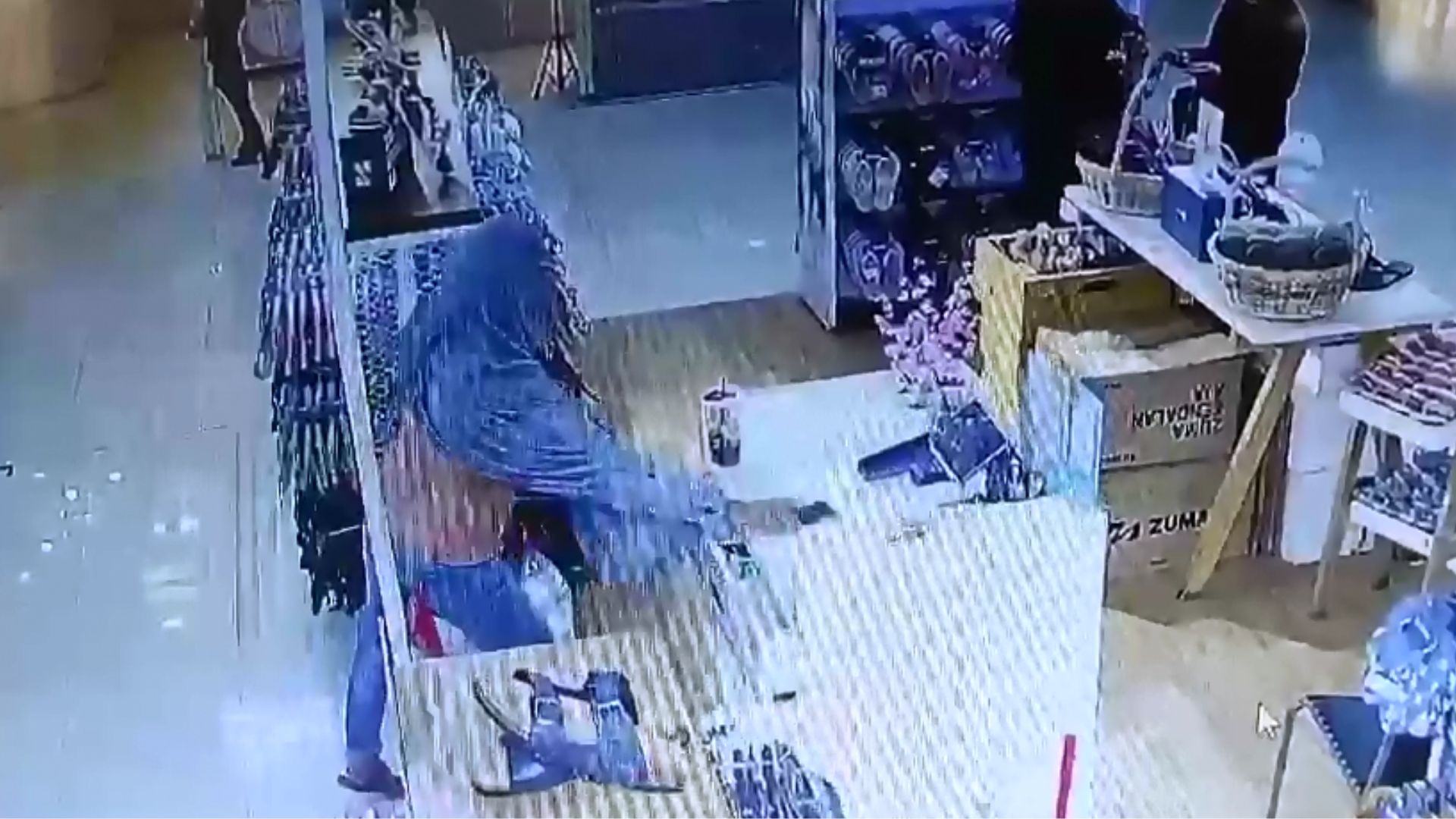 Hati-Hati! Kawanan Emak-Emak Spesialis Pencurian Ponsel Beraksi di Lippo Mall Batu