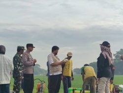 Sinergi TNI-Polri dan Petani di Kediri, Lakukan Penyemprotan Massal untuk Cegah Hama