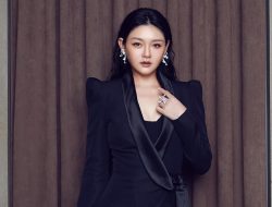 Acara Perpisahan Barbie Hsu Penuh Haru dan Duka, Keluarga Terlihat Bahagia