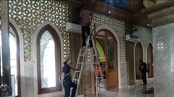 Gerakan Bersih Masjid Kediri: Edukasi Takmir dan Relawan dalam Perawatan Rumah Ibadah