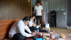 Nikmati Kegiatan Retreat, Mas Dhito Manfaatkan Waktu Istirahat untuk Kerjakan Tugas