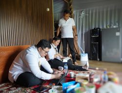 Nikmati Kegiatan Retreat, Mas Dhito Manfaatkan Waktu Istirahat untuk Kerjakan Tugas