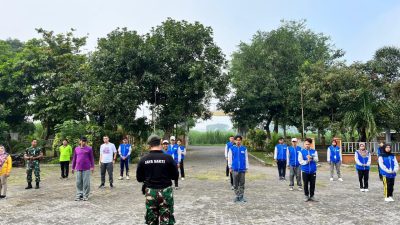 Tiga Pilar Kelurahan Tosaren dan Mahasiswa KKN UNP Kediri Gelar Olahraga Bersama