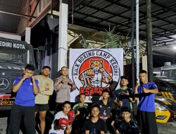 Ksatria Muda Kick Boxing Camp Kediri Bentuk Generasi Tangguh di Halaman Polsek Kediri Kota