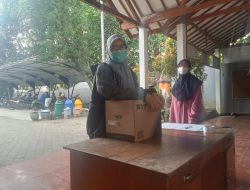 KPU Kota Kediri Bagi-bagi Helm untuk PPS dan PPK di Kecamatan Pesantren, Ini Infonya