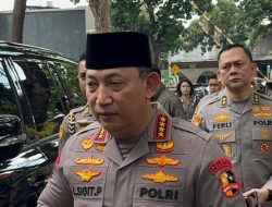 Kapolri Listyo Sigit Prabowo Melayat ke Rumah Duka Komjen (Purn) Syafruddin Kambo