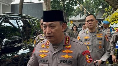 Kapolri Listyo Sigit Prabowo Melayat ke Rumah Duka Komjen (Purn) Syafruddin Kambo