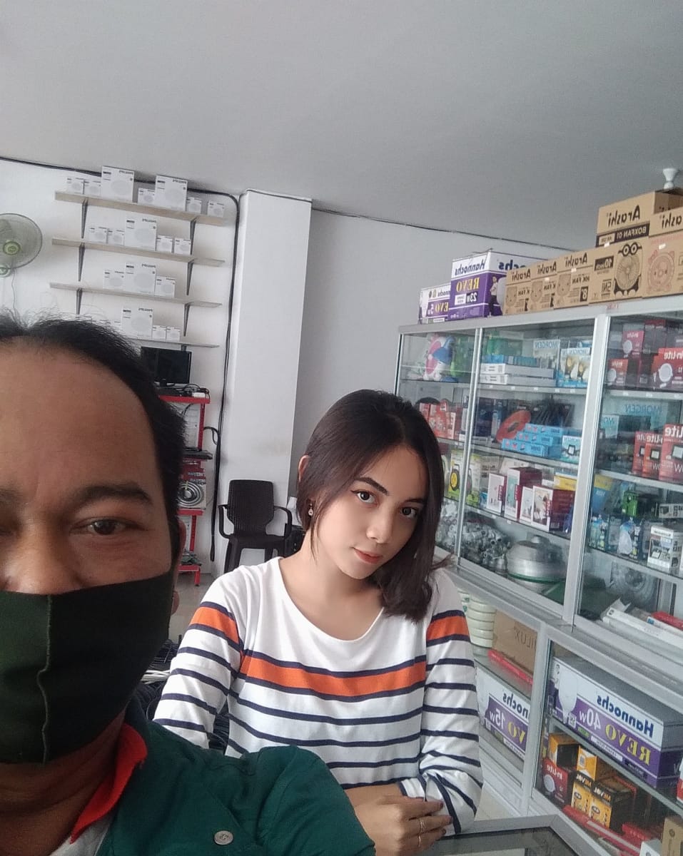 Ekonomi Lesu, Pedagang Alat Listrik di Kediri Terhimpit Sepinya Pembeli