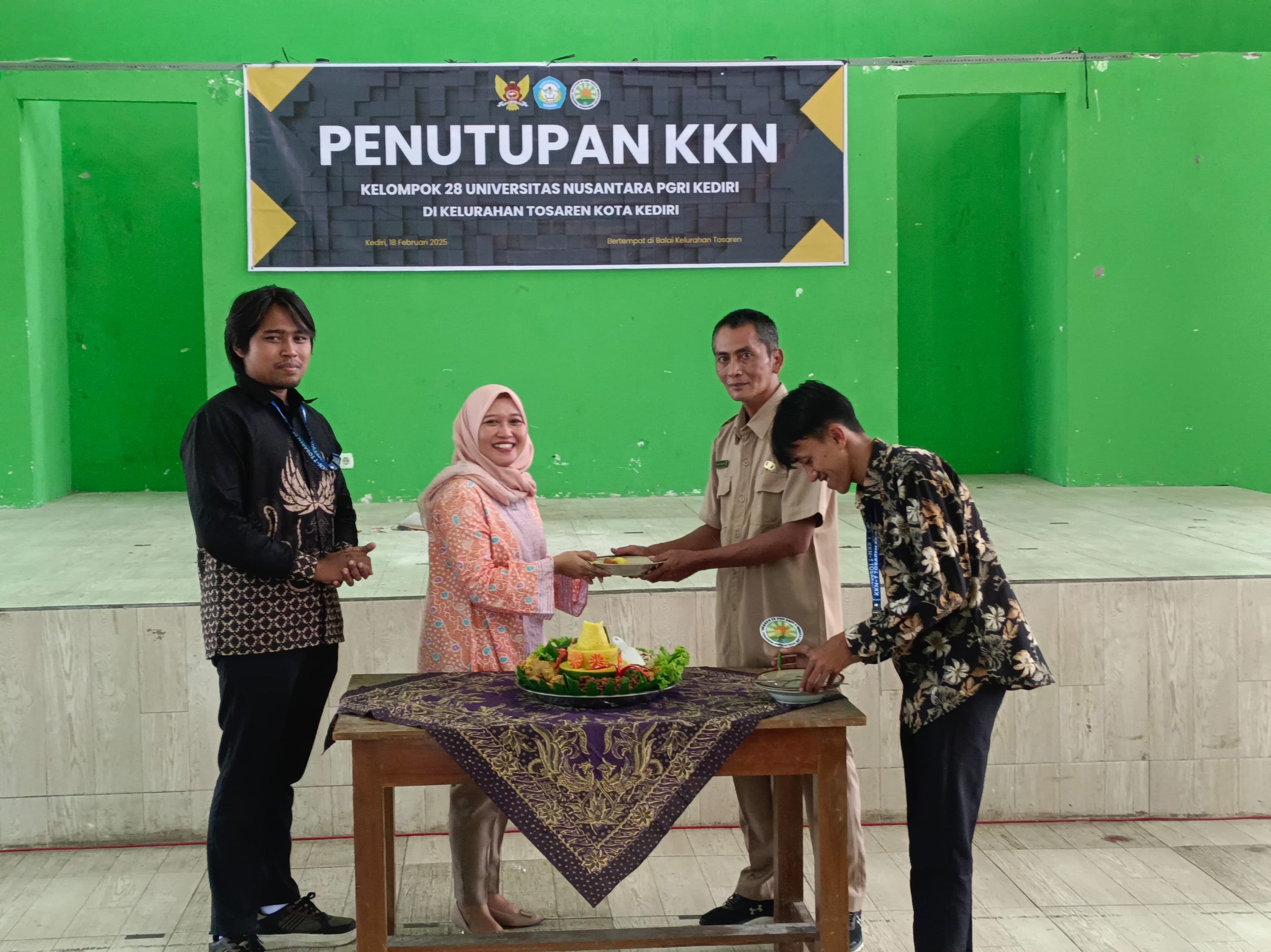 Penutupan KKN Universitas Nusantara PGRI Kediri di Kelurahan Tosaren Berlangsung Khidmat