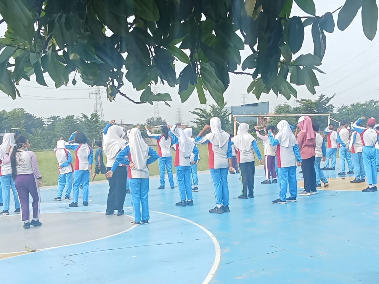 Sport Center Banaran Semakin Ramai, Siswa SDN Banaran 1 Manfaatkan untuk PJOK